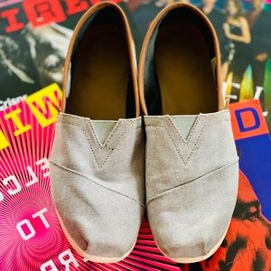 Toms Shoes